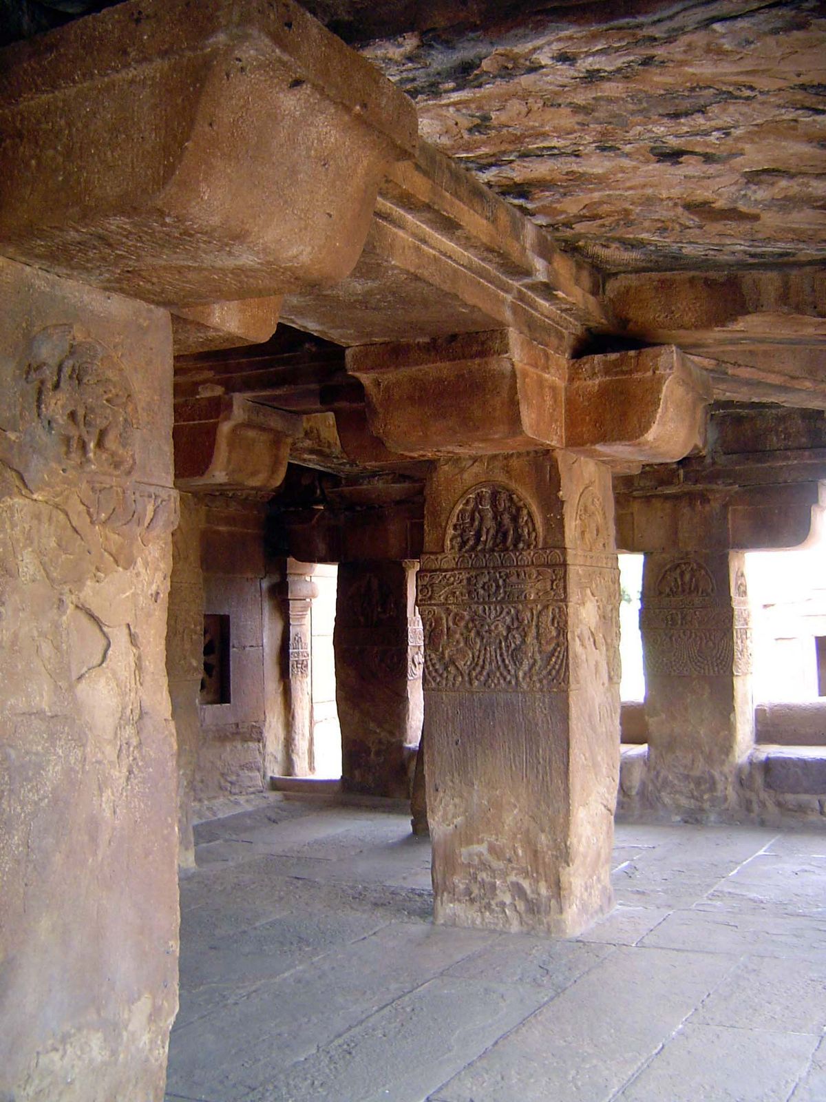 The interior is massive and, as Cousens wrote, "more suited to support the heavy rock in a cave cutting than the lighter roof of a structura