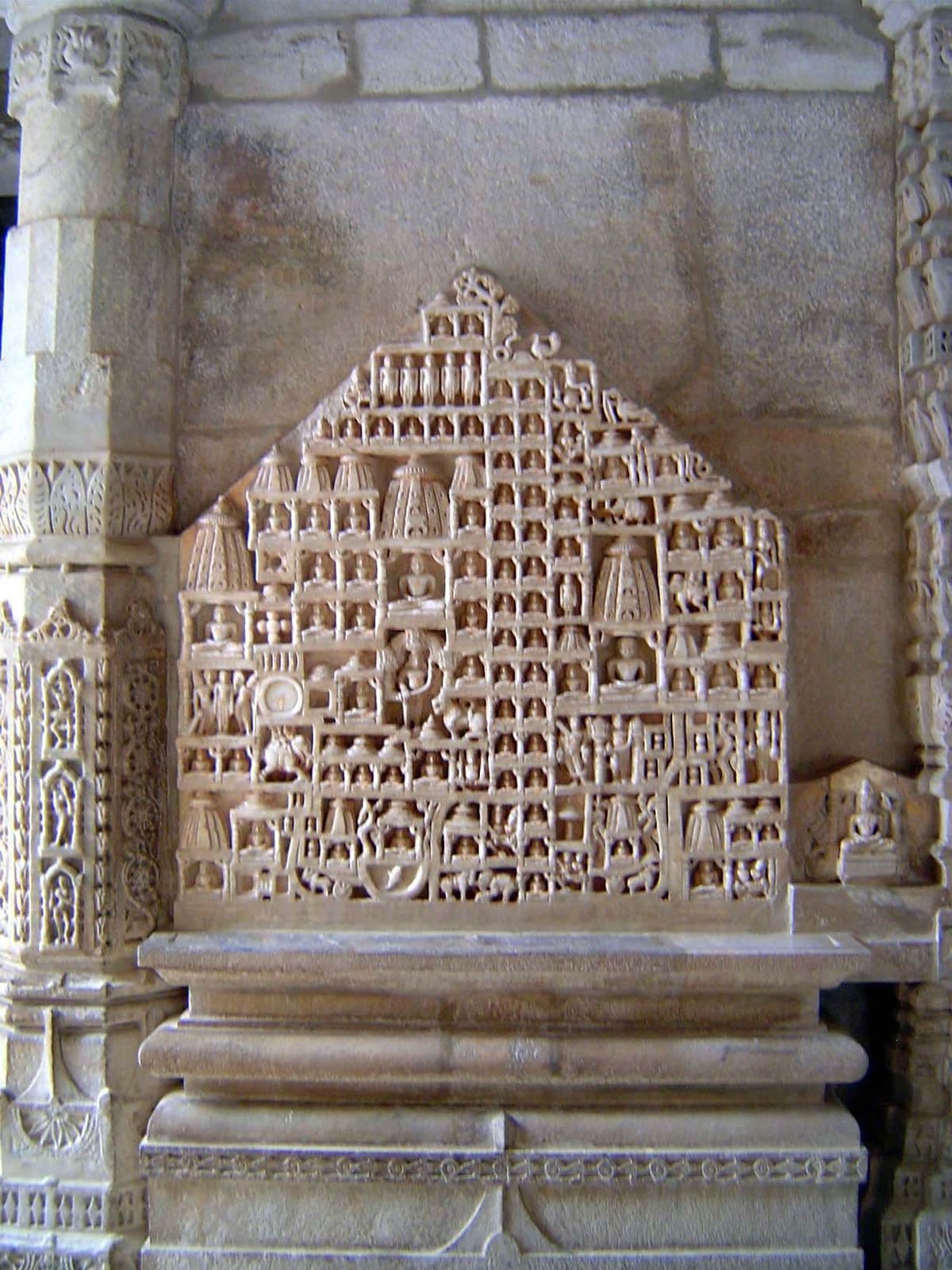 Another entrance has this iconic representation of Mt. Shatrujaya, where 863 Jain temples cluster near Palitana.