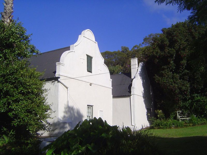 Still, the house is a big one, enlarged in 1847 to an H-shape with holbol end-gables.