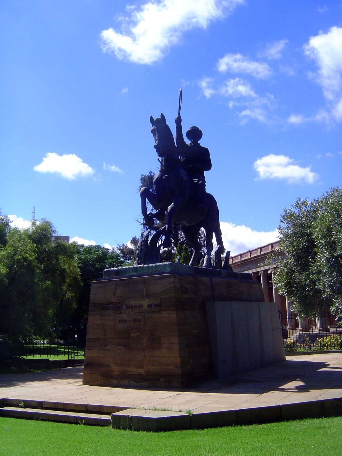 A century after the Boer War, the losing side's greatest warrior, General Christiaan DeWet, stands ready.