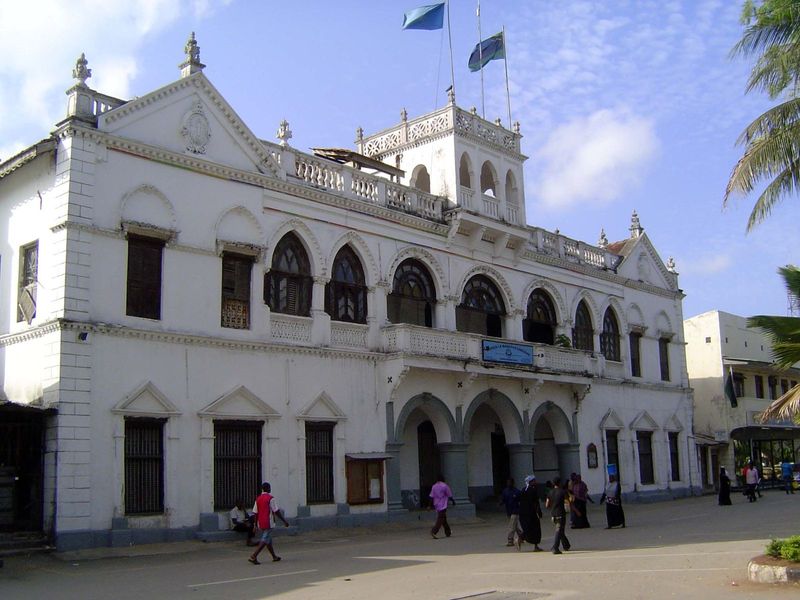 Here's another of his designs, the Bharmal Building, built to house British government offices but now the municipal council.