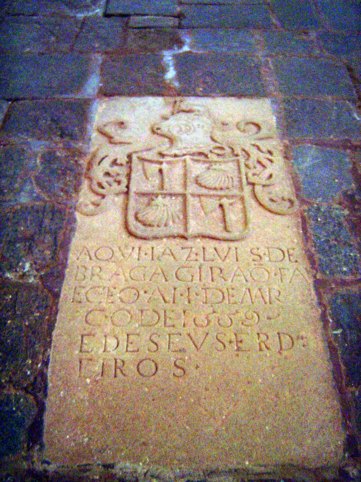 Here lies Luis de Braga Girão. Died 11 March 1669 \? and his heirs.