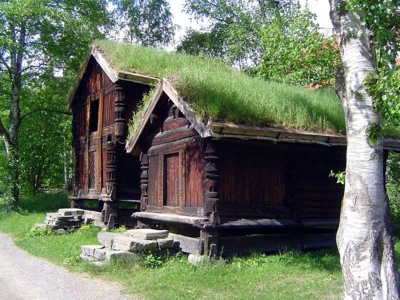 A smaller loft and bur, dated 1754.