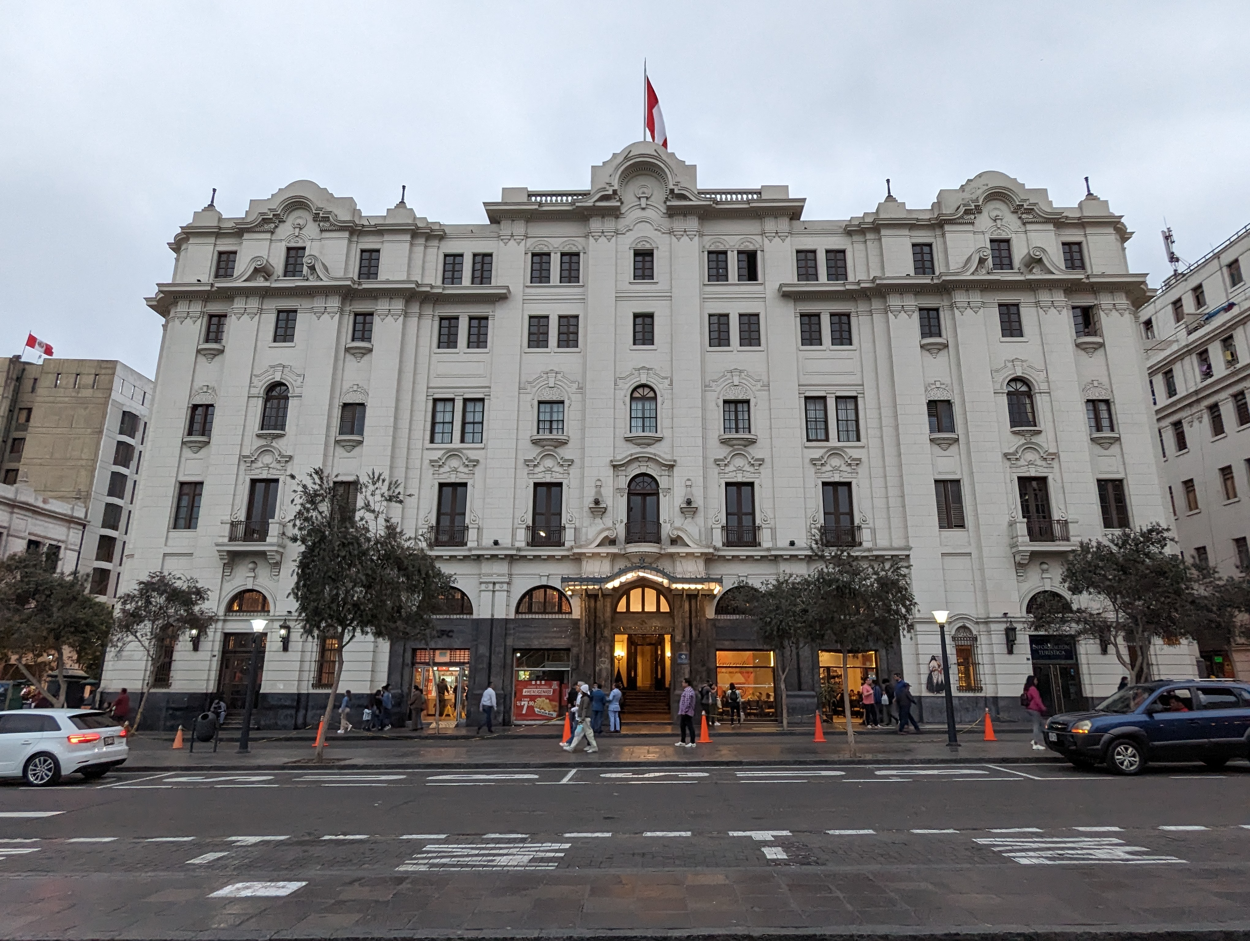 The statue of San Mart n faces the Gran Hotel Bolivar, opened in 1924.
