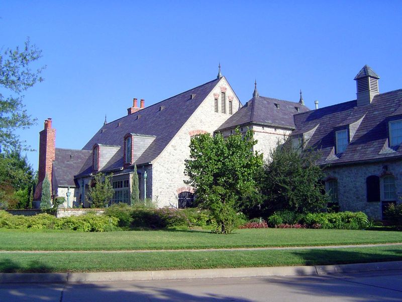 The same house a decade later 2009. Amazing, the difference plants can make.