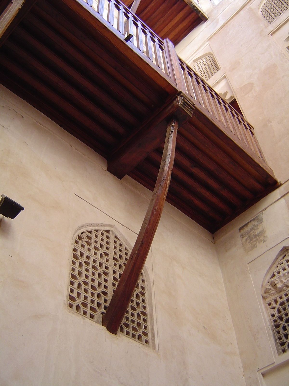 The same balcony, seen from the ground.