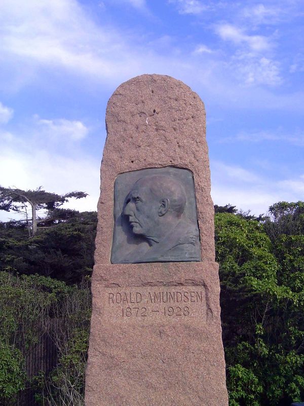 At the western end of the park, facing the ocean, he did often pass the old green Gjoa, the ship sailed by Roald Amundsen through the Northw