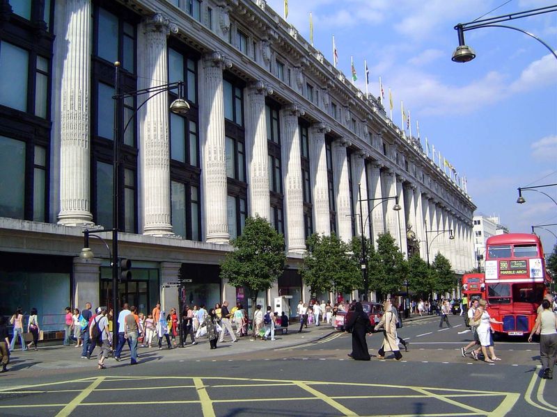 Another department store in another and very different style. This one opened in 1909, shortly after Gordon Selfridge arrived, fresh from Am