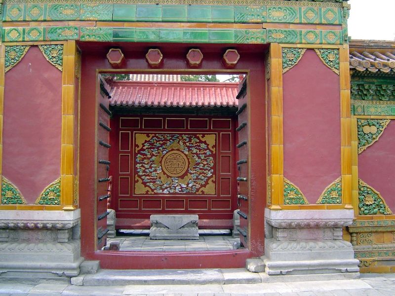 Privacy screen inside that gate.