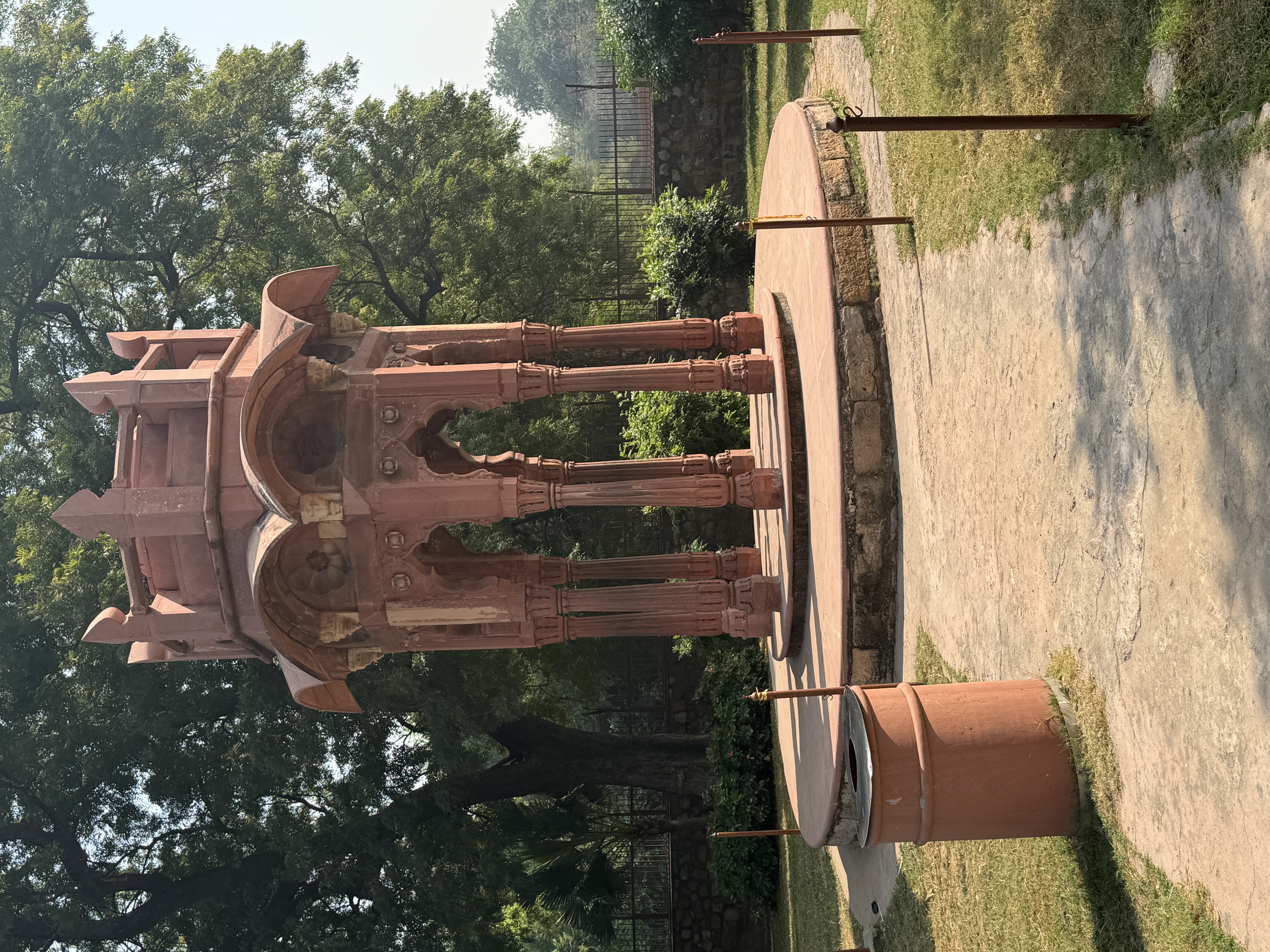 It was put up in 1828 to replace a cap destroyed in an earthquake of 1803.  The designer was a British engineer named Robert Smith, who also