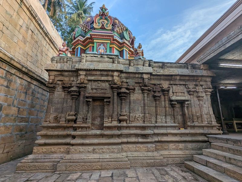 No matter, the exteriors of these temples offer more to see than the interiors, whose walls are typically blank.  Too bad that the paint-bri