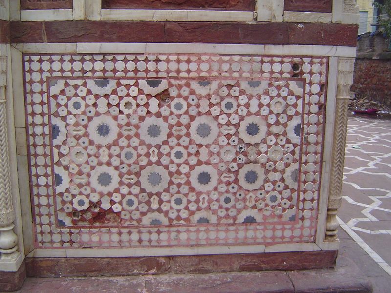 White marble and red sandstone.