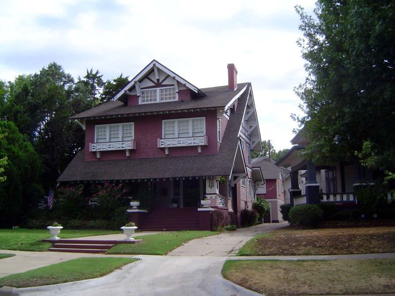 Proximity to the streetcar was a plus in the days before cars. Here, from 1914, is the house at 804 Shartel.