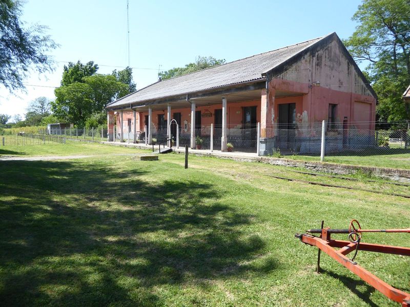 Here's another station, Duggan, 20 miles farther west.