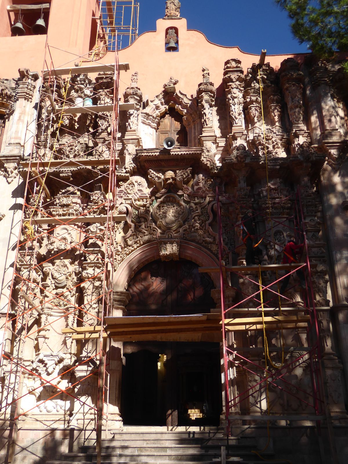 Another churrrigusque entrance.