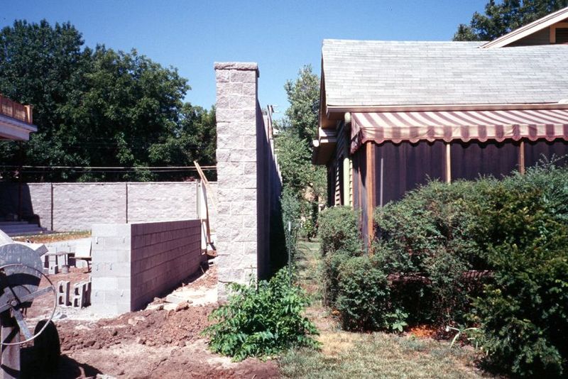Do good fences really make good neighbors? Not in this case, you can bet.