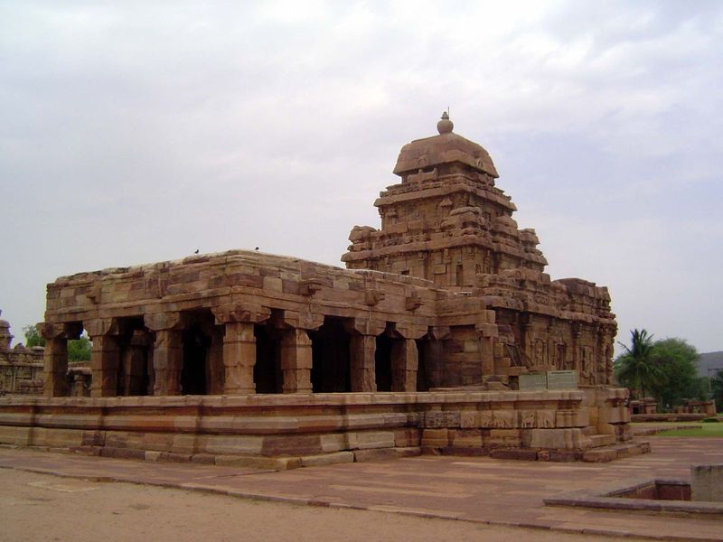 The Sangameshvara Temple, built about 720 by Vijayaditya, has a characteristically Chalukyan, square-domed kuta. The porch is a later additi
