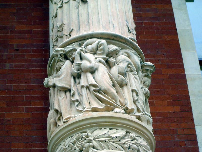 Detail of column. And you thought you had a hard time getting around London.