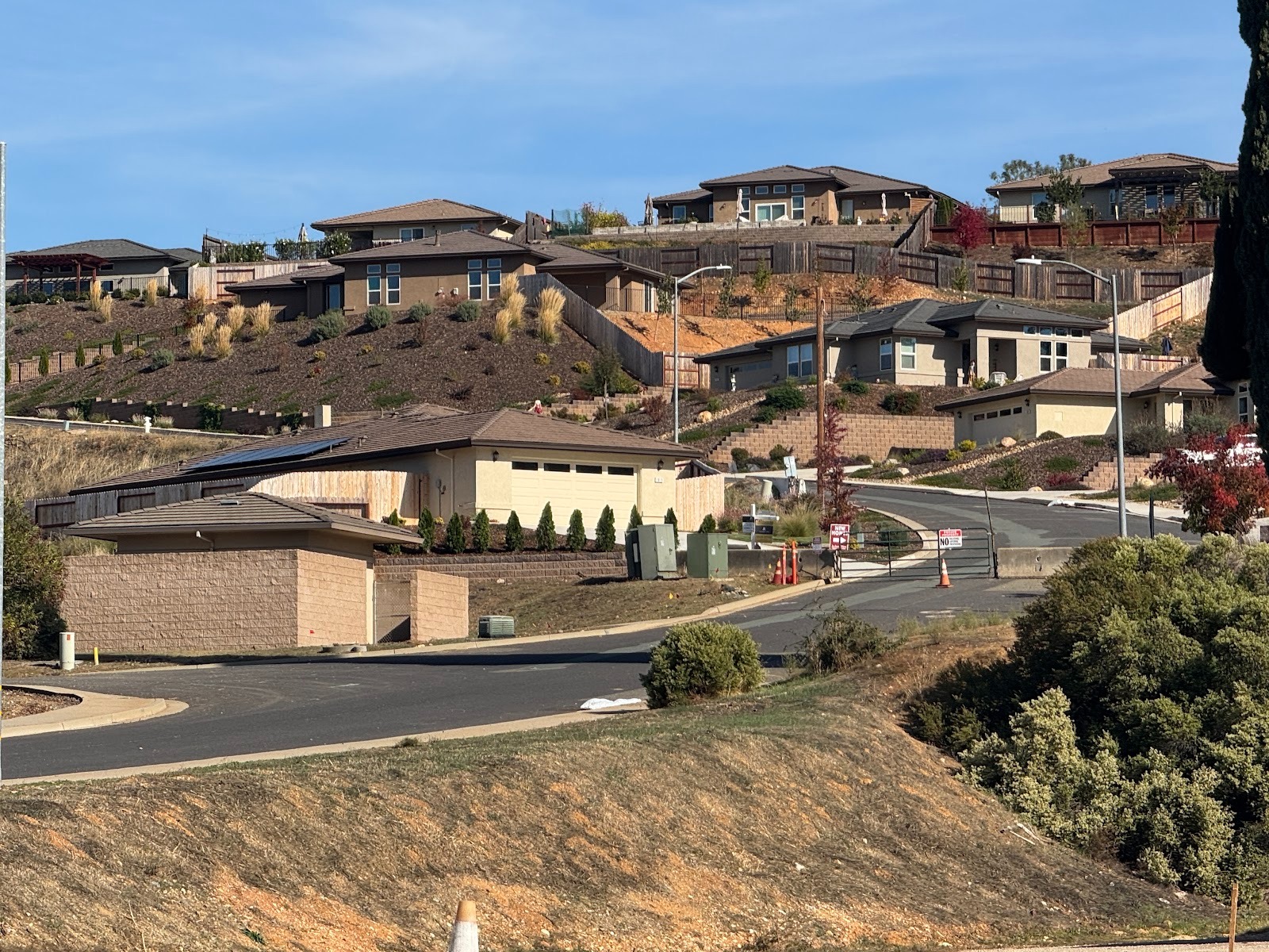Like Murphys, Jackson has new residential areas.  Here's Jackson View Estates, with three floor plans averaging 2,000 square feet for 500K. 
