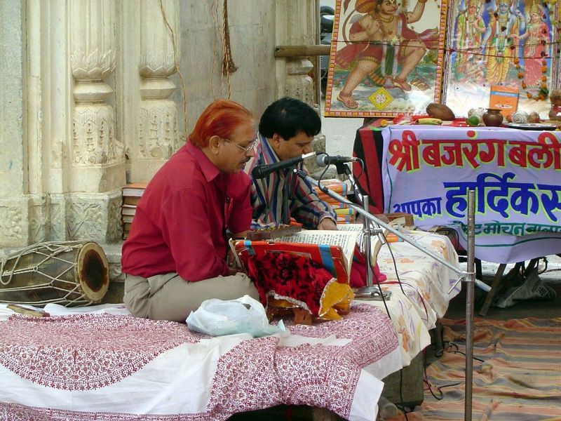 At the Gangaur Ghat, verses from the Ramayana were sung in hopes of procuring more rain.
