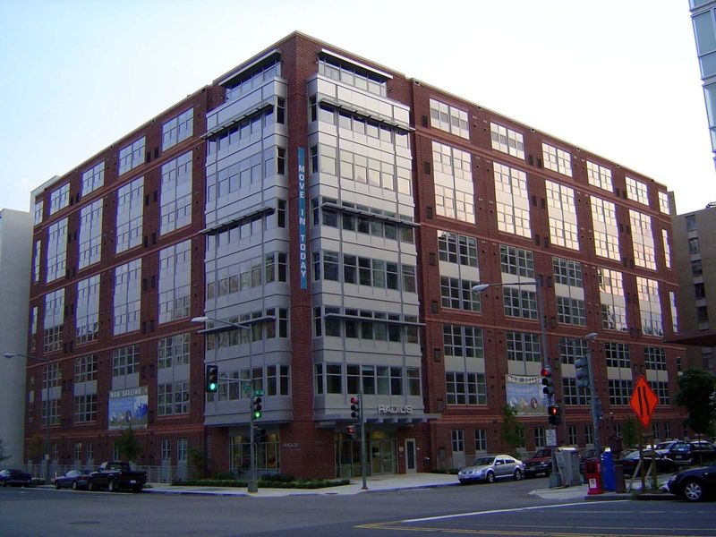 Here's an architect who has thrown in the towel. How do you say "Let a box be a box" in Latin?
