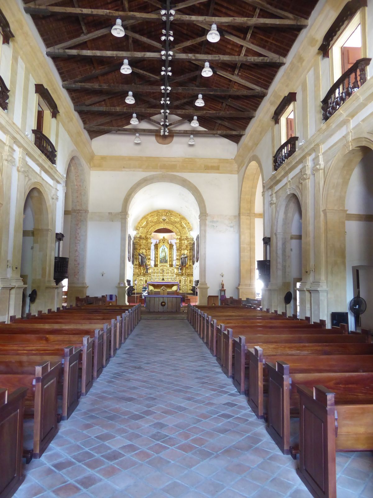Call it a 50/50 church, splitting the difference between Renaissance sobriety and rococo extravagance.