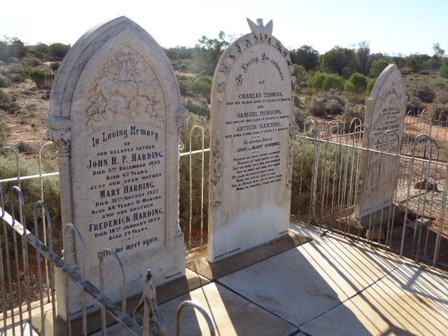 Most residents moved to Broken Hill, but a few stayed behind.