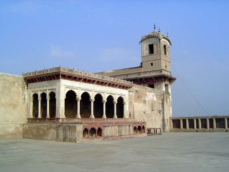 An adjoining courtyard, the Ath Dara. This is post-Mughal and built as a court of justice by Ranjit Singh, the founder of the Sikh empire. T