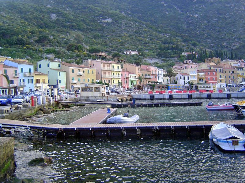 The town forms an arc around its harbor.