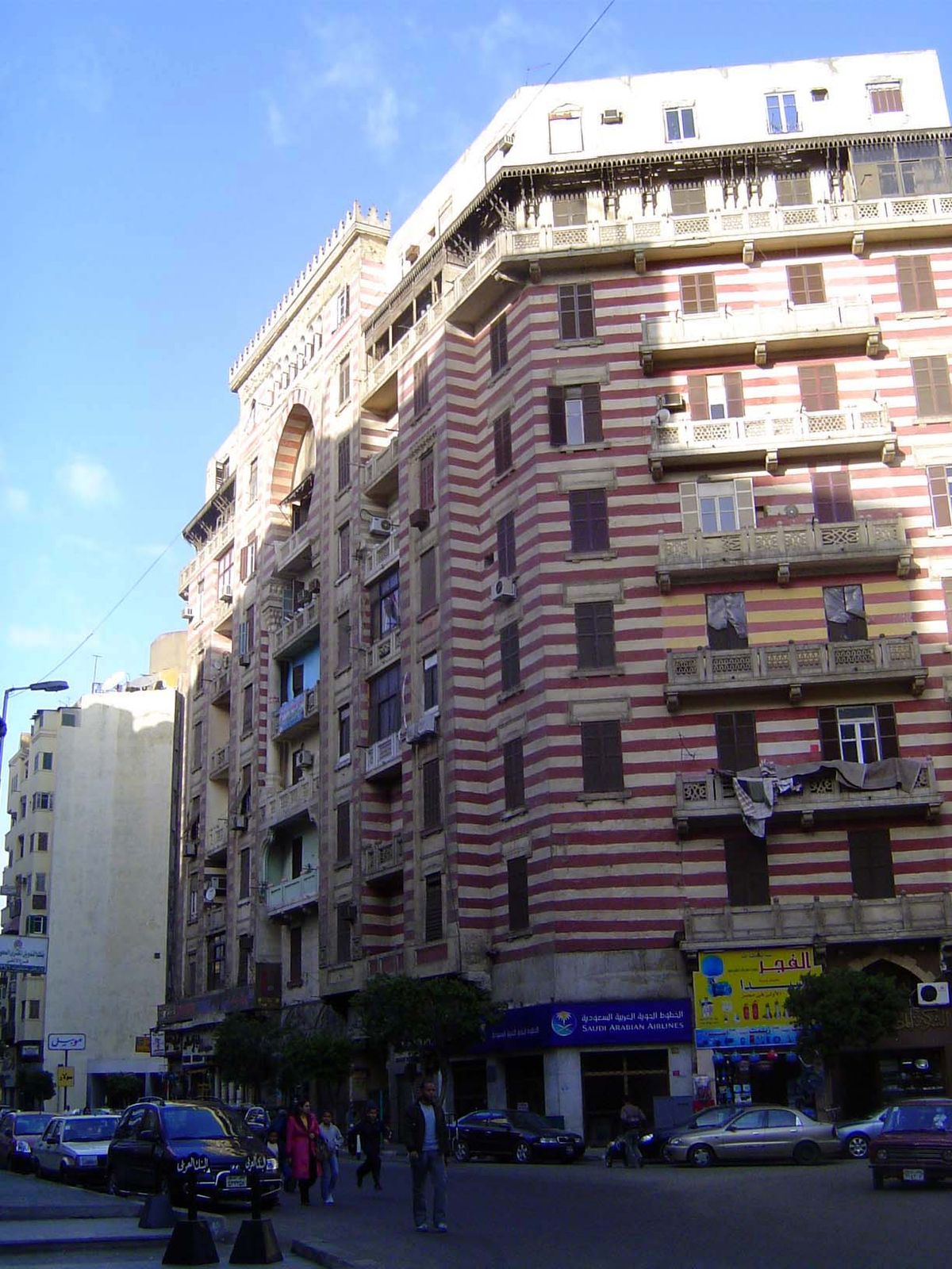 The Hotel de Paris catered, as its name suggests, to French visitors but after World War I became the Russell Soldiers' Home, or Gordon Hall