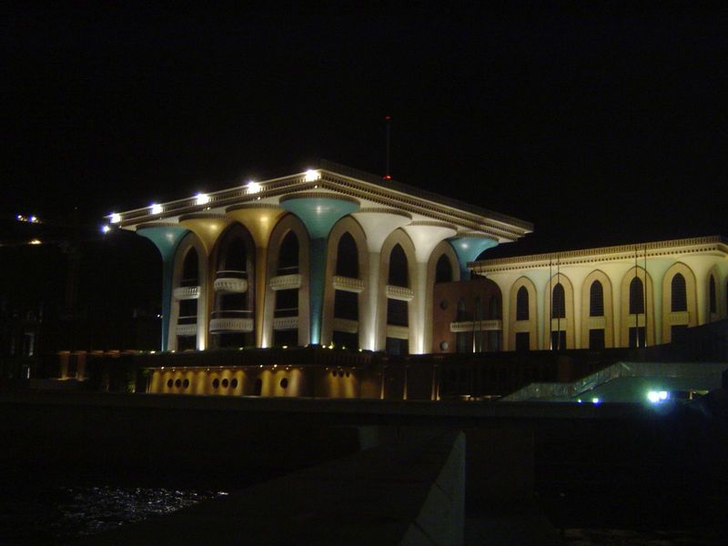 Sultan Qaboos' Alam Palace—rather like a plastic-pack of golf tees, but no worse than plenty of other buildings from the 1970s.
