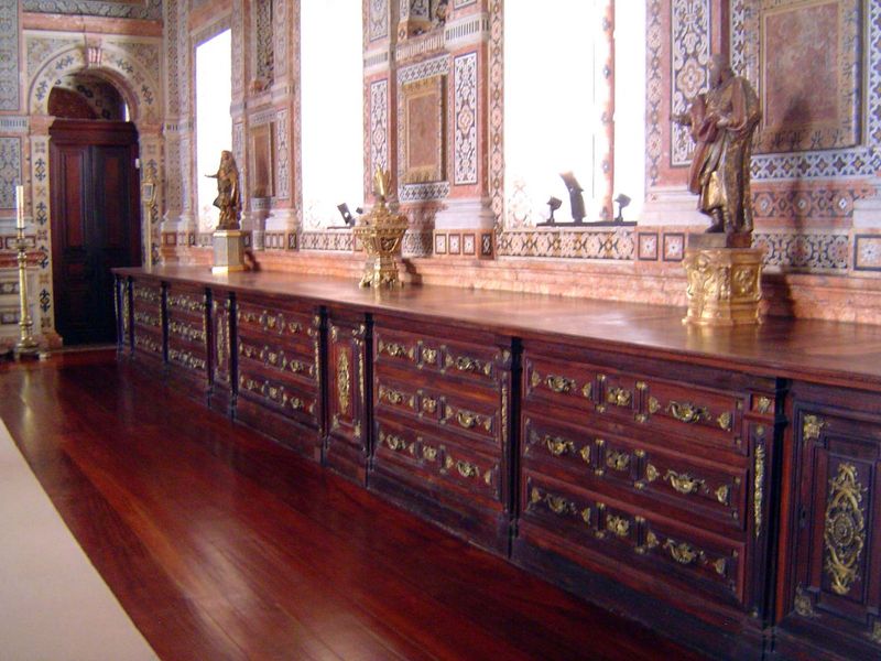 No matter, you have to admire the cabinetry.