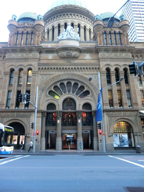 This is the Queen Victoria Building, built in the 1890s as the Queen Victoria Markets, a fresh produce market. Fifty-odd years later, a colu