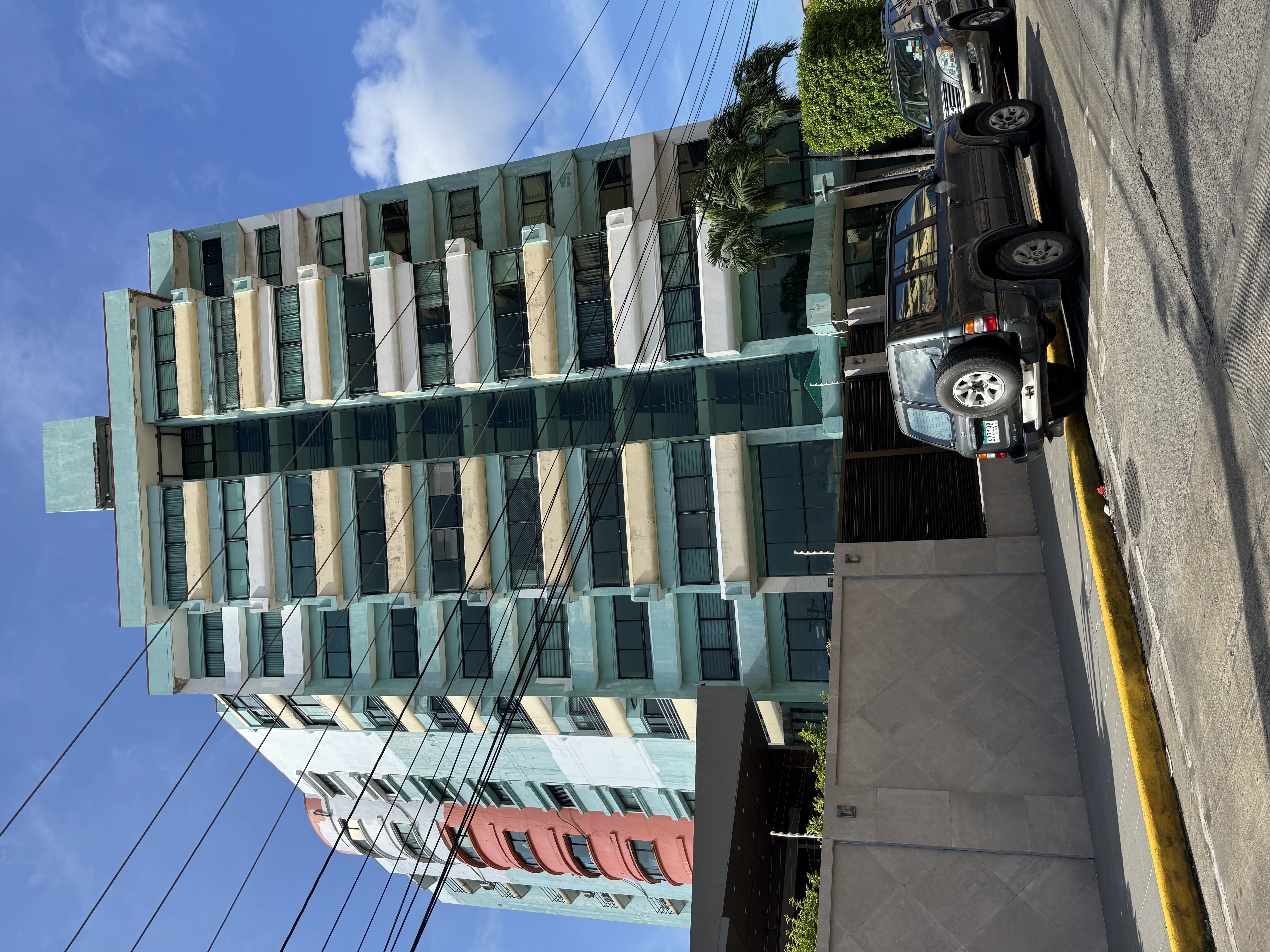 Col n has a few well-maintained high-rises, most of them on this newer side of town.