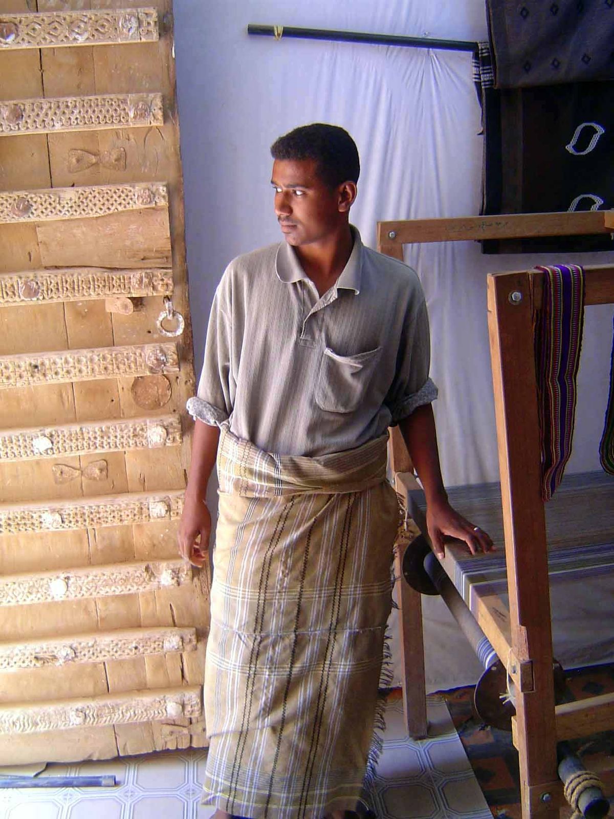 The weaver.

For much more about the buildings of Shibam, see Salma Samar Damluji, The Valley of Mud Brick Architecture 1992.