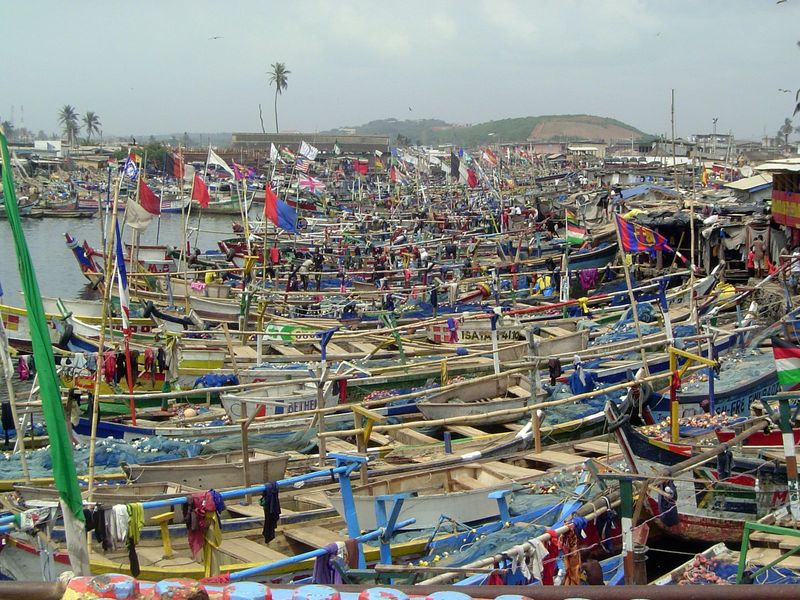 Despite the fact that these boats are hardly more than canoes, they venture to sea for days at a time.
