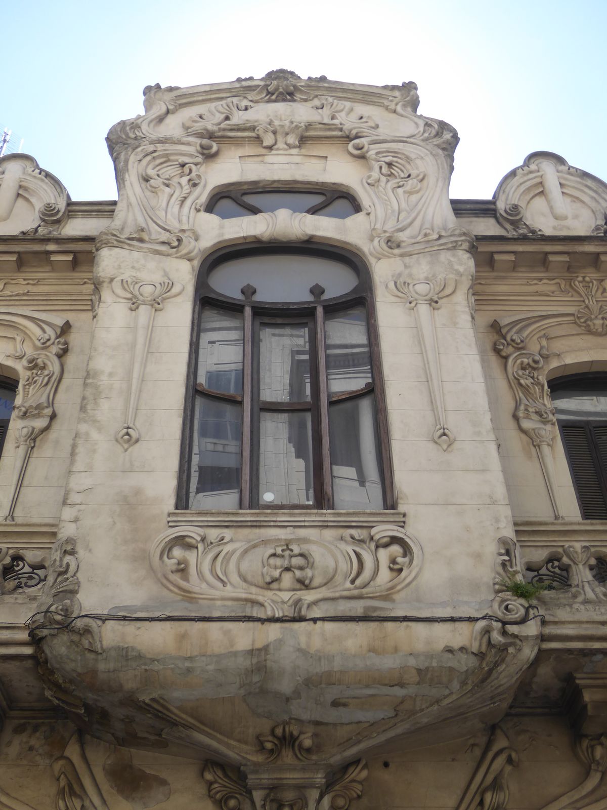 You're not going to deny that this, the Casa Rodriguez Bartolom , is Art Nouveau. The architect was Horacio Acosta y Lara, for a time dean o