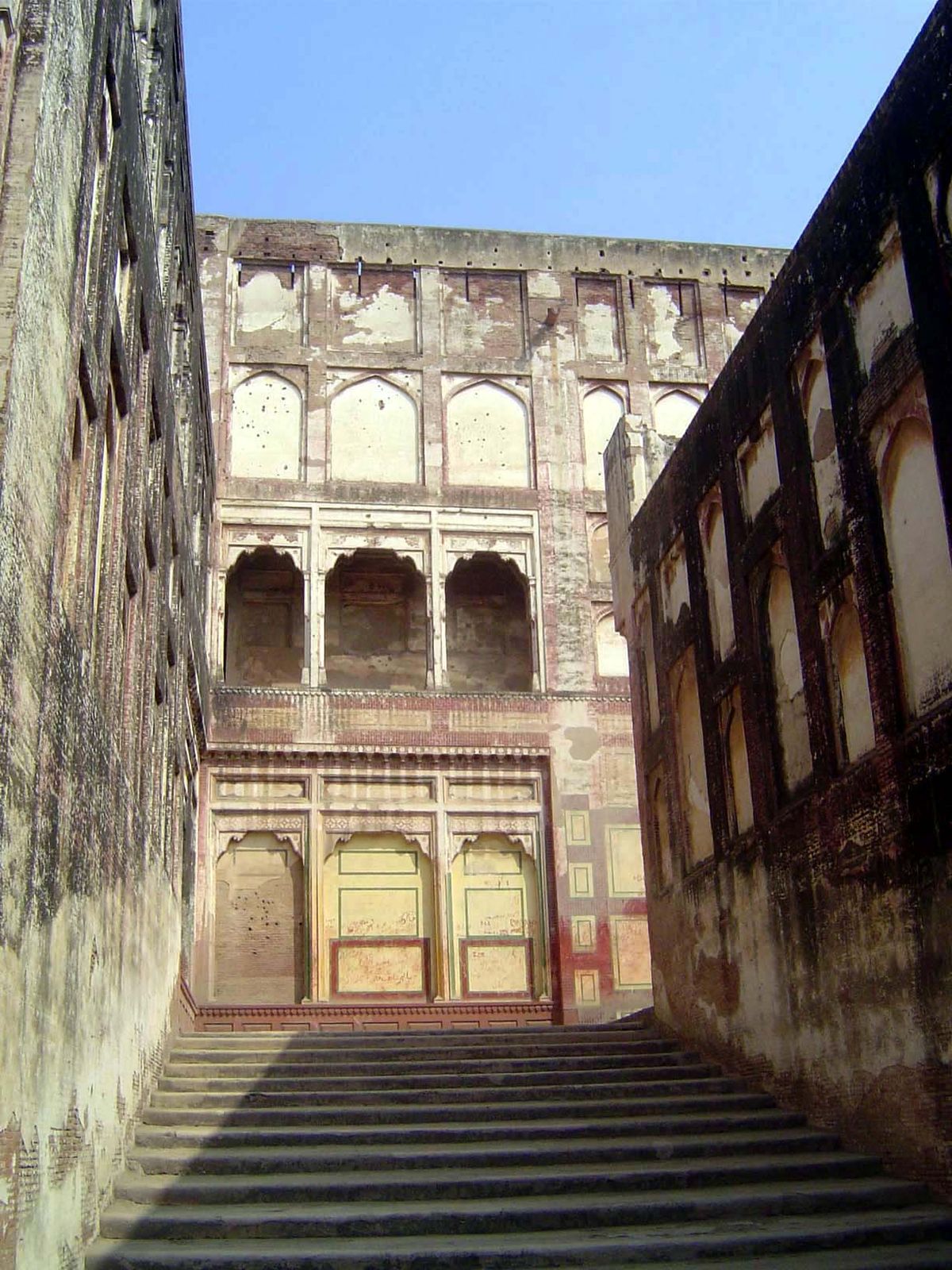 Royalty, too, used to enter the fort this way, up the wide-tread but shallow-riser steps of the Elephant Path, or Hathi Paer.