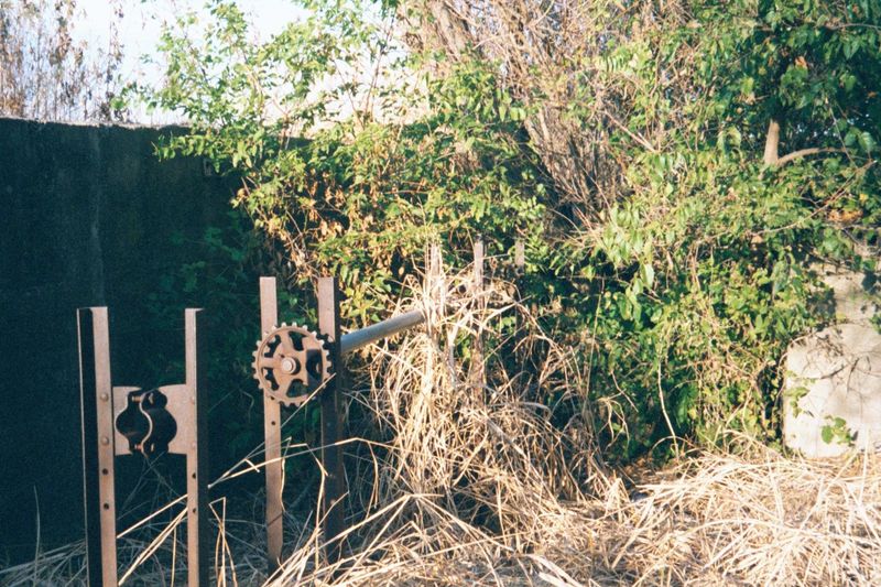 A close-up of that target apparatus, as it was in its last days.