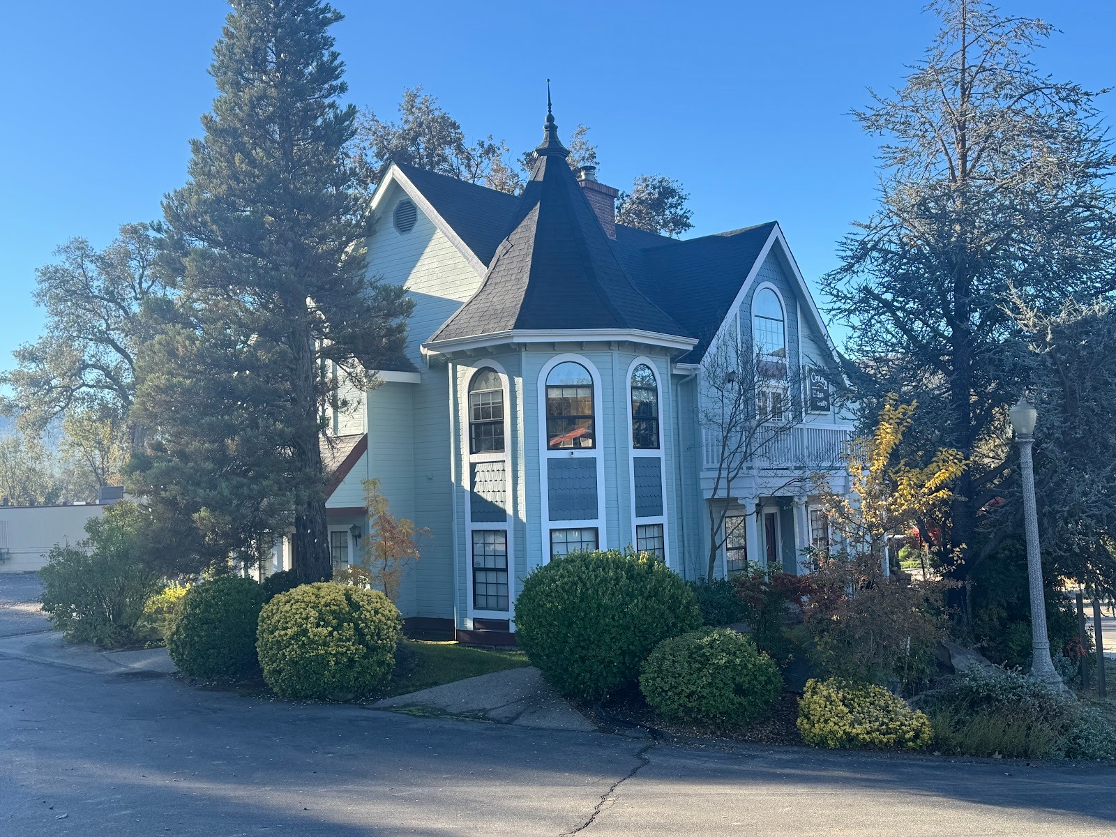So do realtors.  Think this is a house?  Wanna bet?