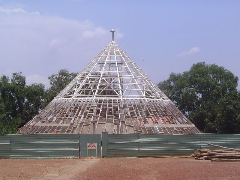 A sad story. This traditional hut burned in 2010. It was no ordinary hut: at Kasubi, it housed the tombs of four Baganda kabakas or kings. I