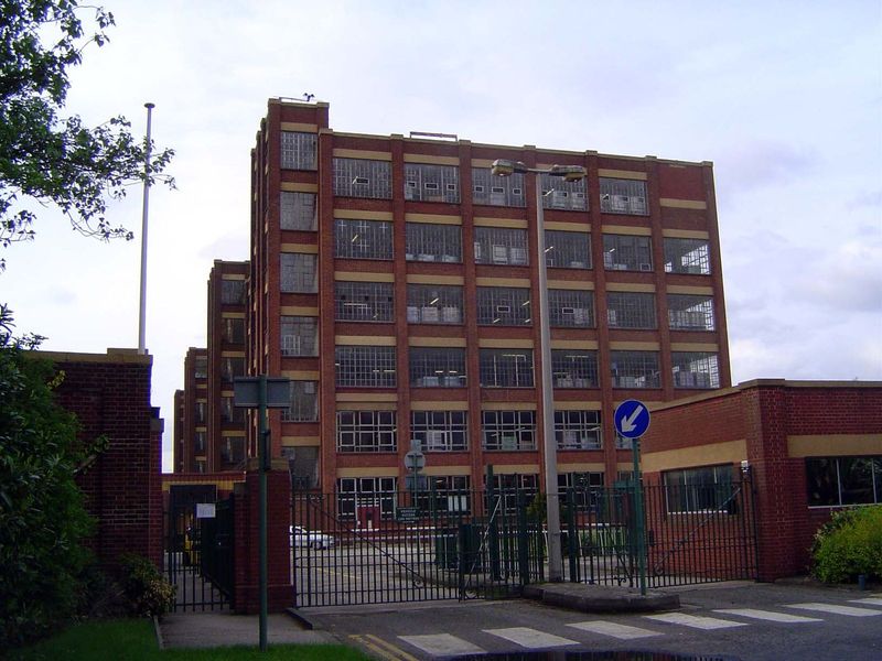 Others have stayed put: here, for example, is a very large building that is only one part of the Procter and Gamble plant at Trafford Park.
