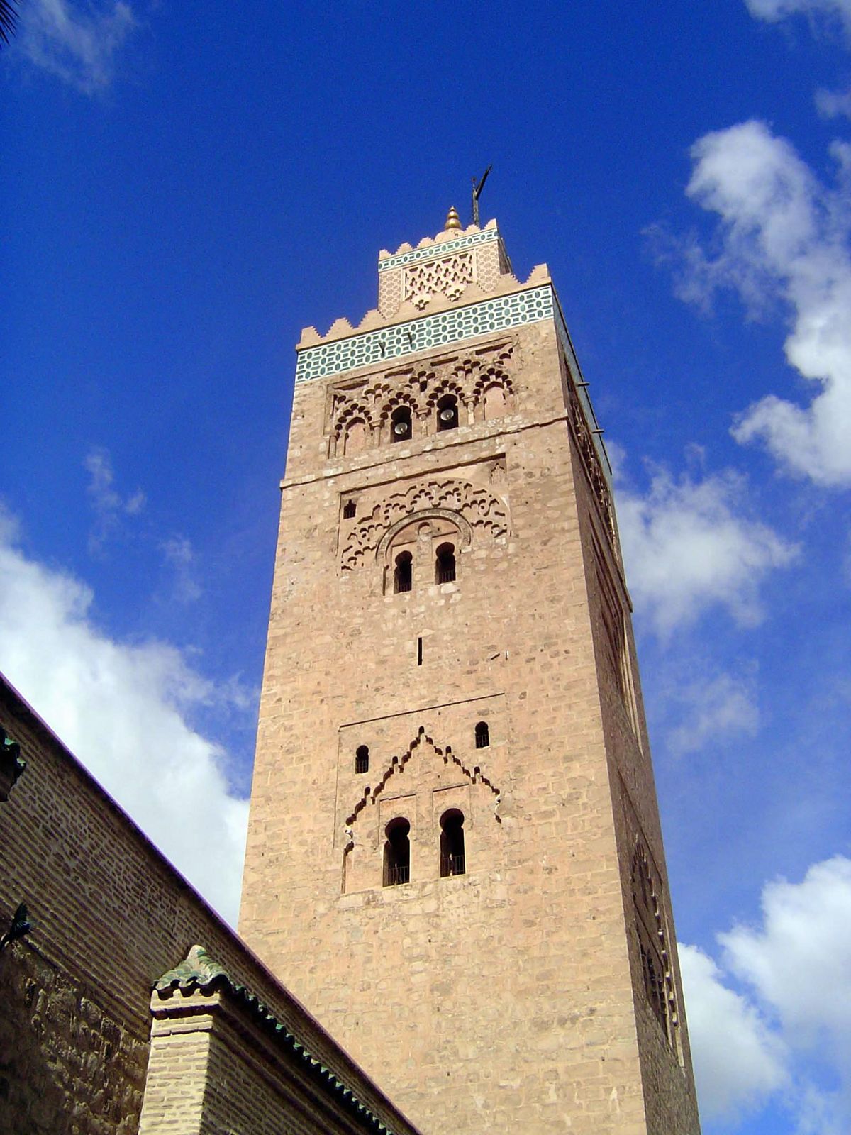 The proportions of the tower conform to the Almohad ideal height-to-width ratio of 5:1.