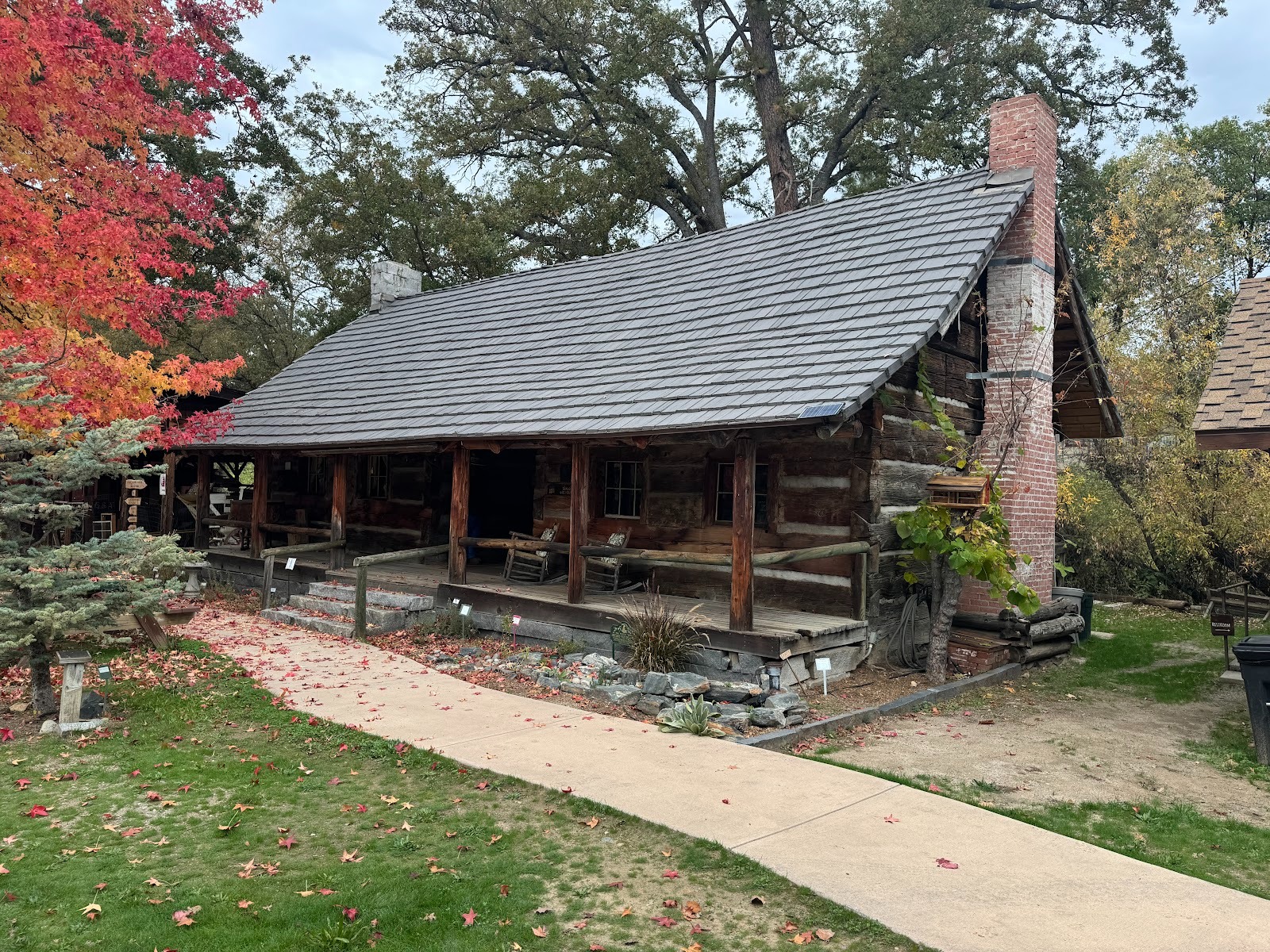 Still, somebody in Oakhurst and somebody in every town ahead of us cares deeply about history, expressed here in a two-pen dogtrot house bui