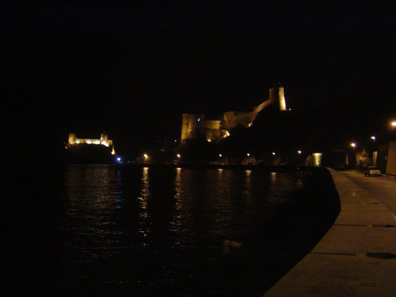 The same fort. The lights on the left are the Jilali Fort, on the other side of the palace.