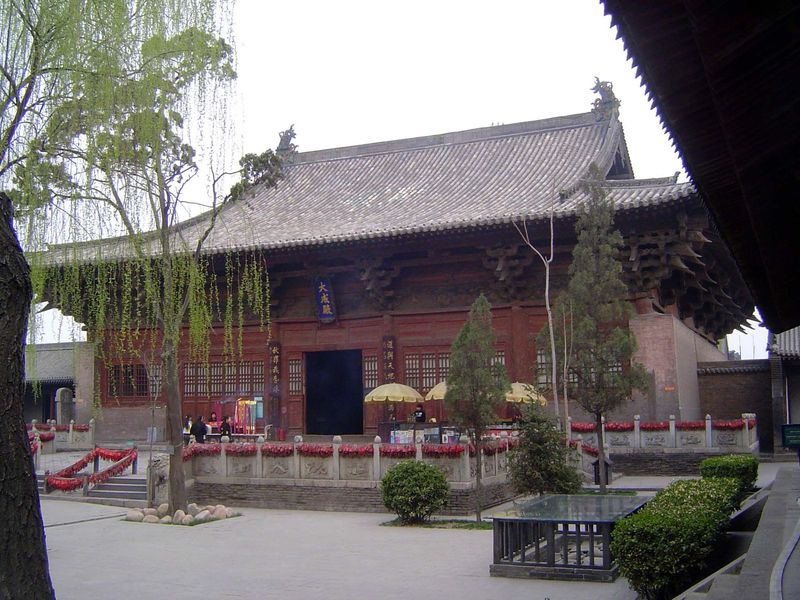 Inside, the Dacheng Palace, the main hall, rebuilt in 1163.
