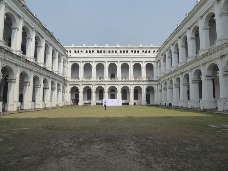 The courtyard within the museum is a little bleak but does have silence on its side.
