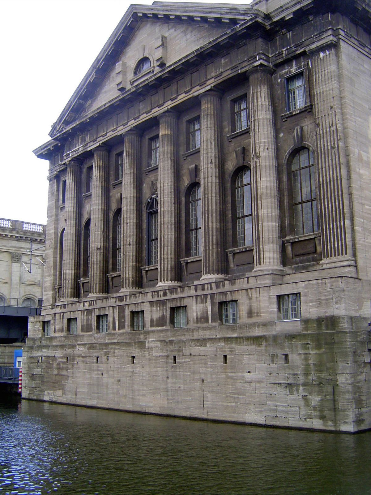 Behind the Old National Gallery is the Pergamon Museum, completed in 1930 on the principle that what was good enough for Friedrich Wilhelm i