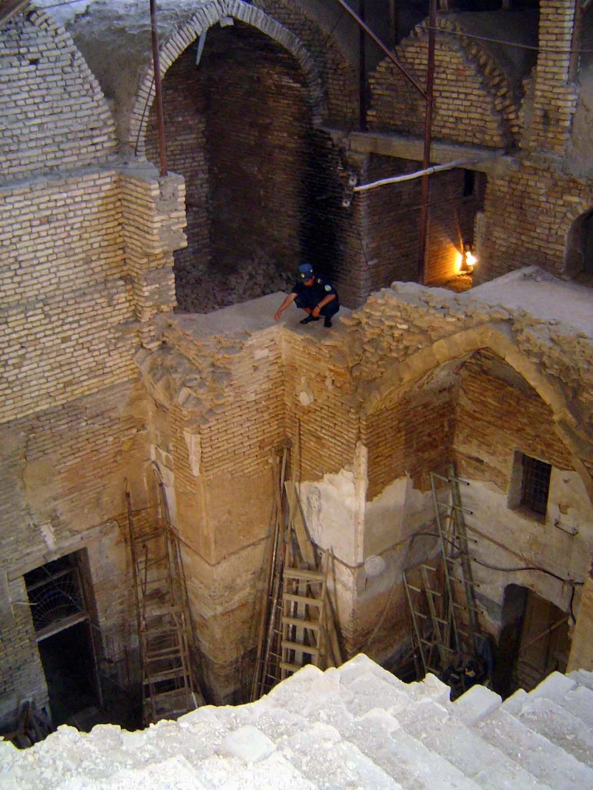 The pishtaq is hollow.