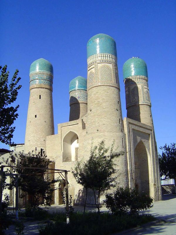 Another vestige of the past. It's called Chor Minor, or "Four Minarets," but as you can see there are no galleries in the towers—no place fo